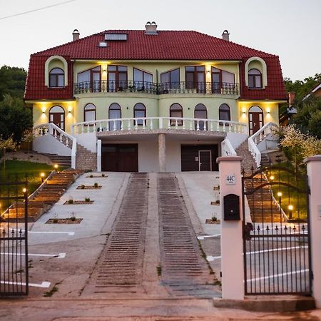Rya Residence Nagyvárad Kültér fotó
