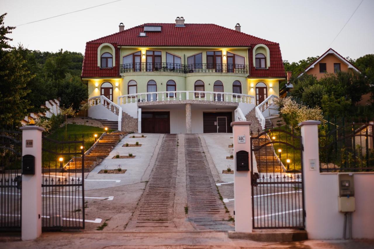 Rya Residence Nagyvárad Kültér fotó
